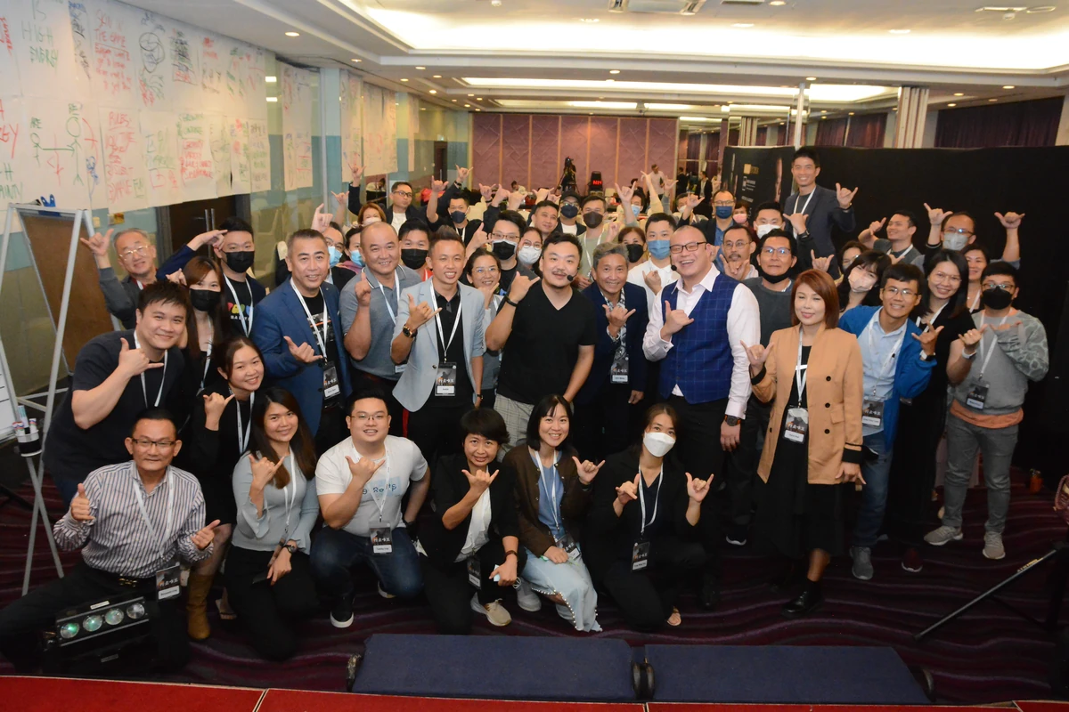 Founders and participants at a Vertex Mastery event, photo 3